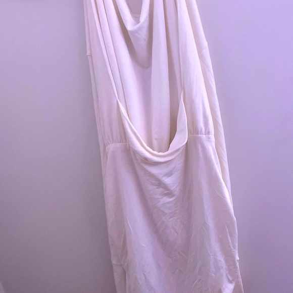 Elegant backless White Draped Dress - Picture 3 of 14